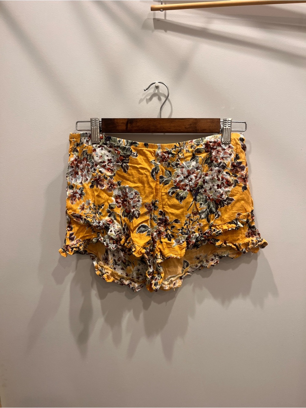 Sky and Sparrow Yellow Floral Ruffle Hem High-Waist Shorts